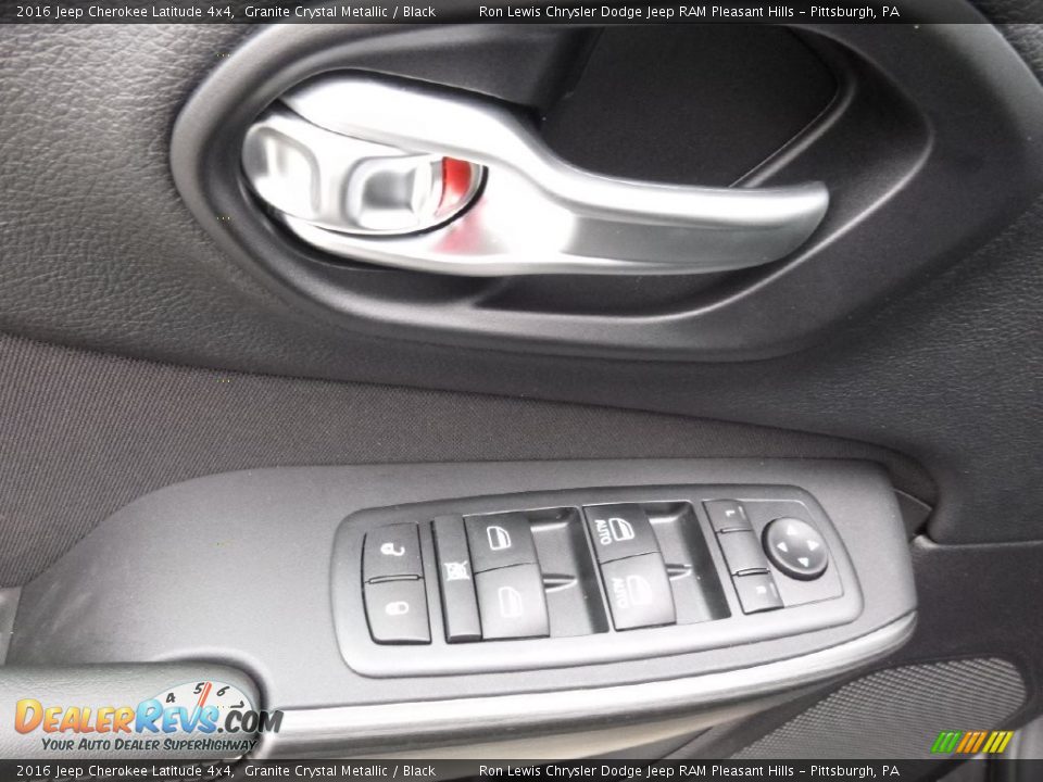 2016 Jeep Cherokee Latitude 4x4 Granite Crystal Metallic / Black Photo #11
