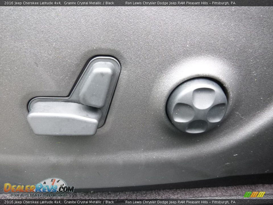 2016 Jeep Cherokee Latitude 4x4 Granite Crystal Metallic / Black Photo #13