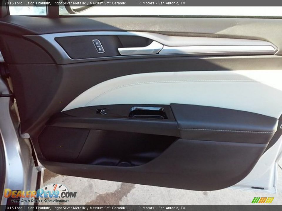 2016 Ford Fusion Titanium Ingot Silver Metallic / Medium Soft Ceramic Photo #23