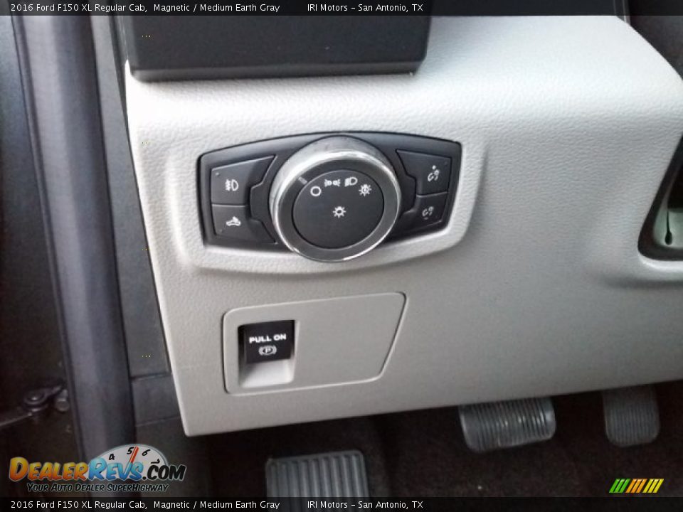 2016 Ford F150 XL Regular Cab Magnetic / Medium Earth Gray Photo #22