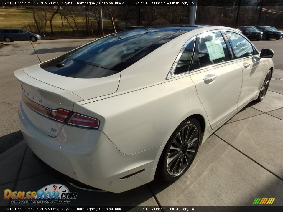2013 Lincoln MKZ 3.7L V6 FWD Crystal Champagne / Charcoal Black Photo #5