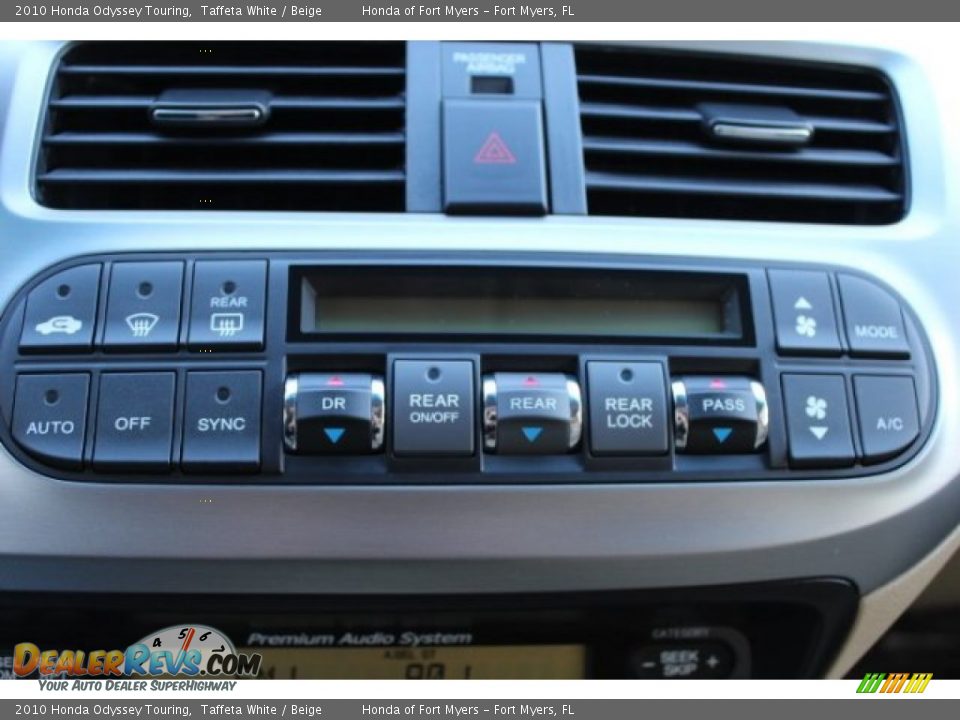 2010 Honda Odyssey Touring Taffeta White / Beige Photo #21