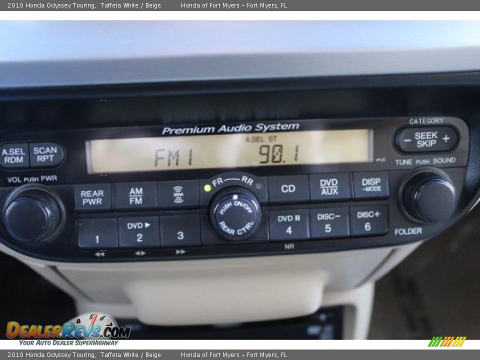 2010 Honda Odyssey Touring Taffeta White / Beige Photo #22