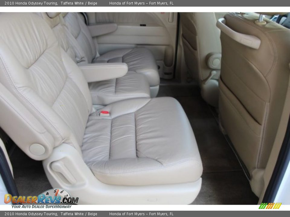 2010 Honda Odyssey Touring Taffeta White / Beige Photo #35