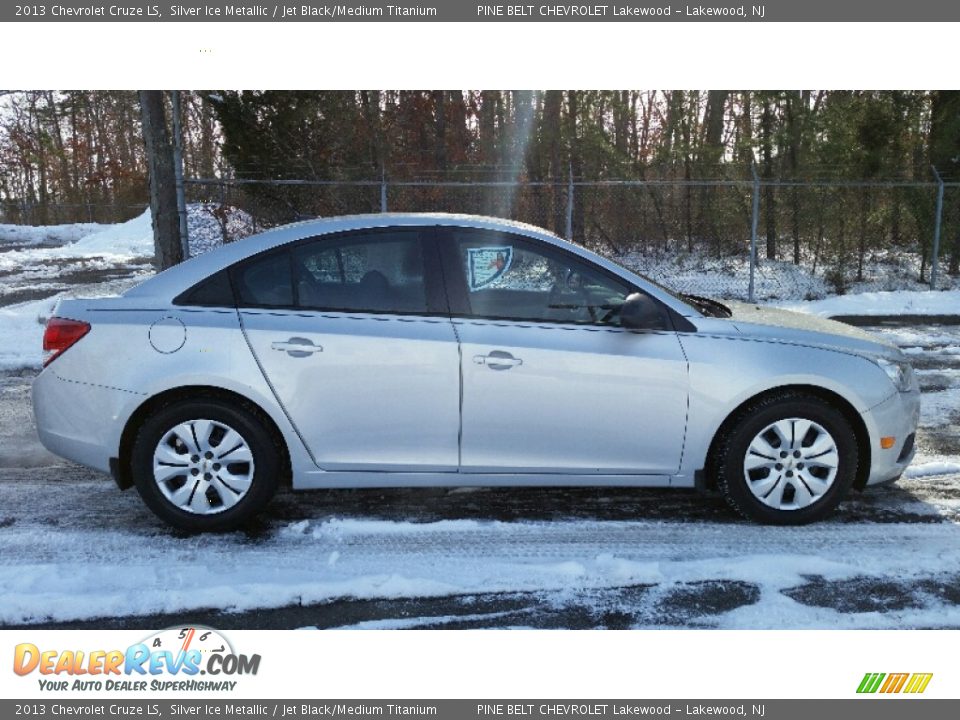 2013 Chevrolet Cruze LS Silver Ice Metallic / Jet Black/Medium Titanium Photo #5