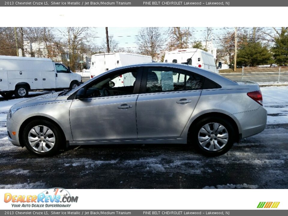2013 Chevrolet Cruze LS Silver Ice Metallic / Jet Black/Medium Titanium Photo #10