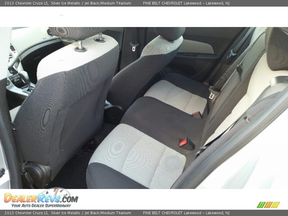 2013 Chevrolet Cruze LS Silver Ice Metallic / Jet Black/Medium Titanium Photo #11
