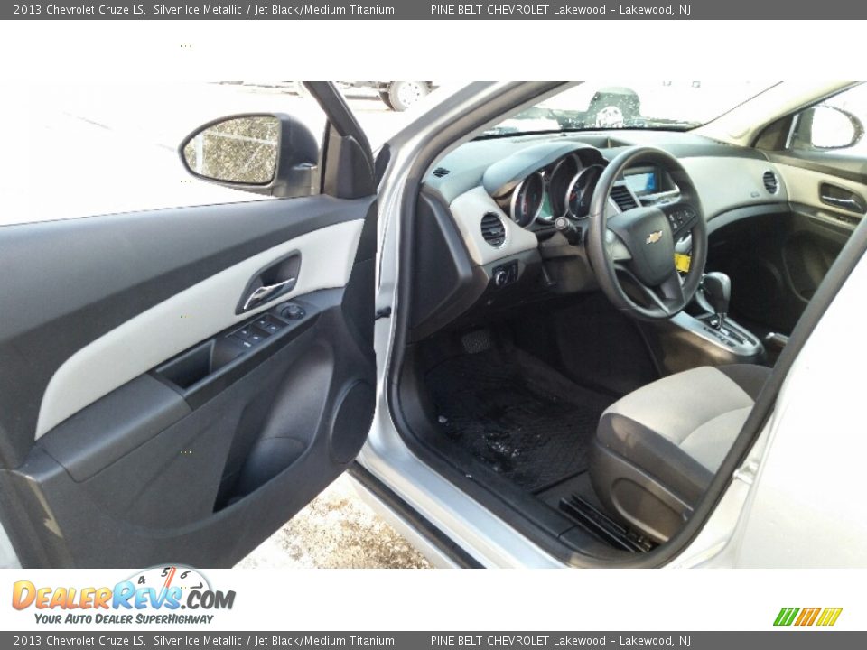 2013 Chevrolet Cruze LS Silver Ice Metallic / Jet Black/Medium Titanium Photo #15