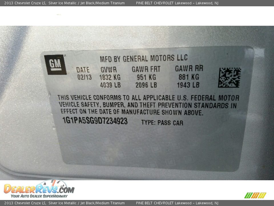 2013 Chevrolet Cruze LS Silver Ice Metallic / Jet Black/Medium Titanium Photo #16
