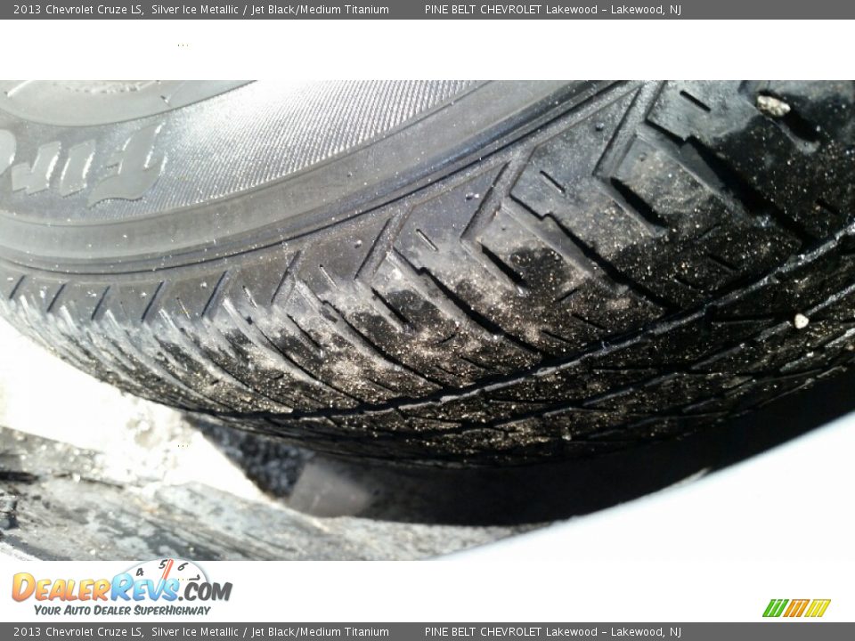 2013 Chevrolet Cruze LS Silver Ice Metallic / Jet Black/Medium Titanium Photo #19