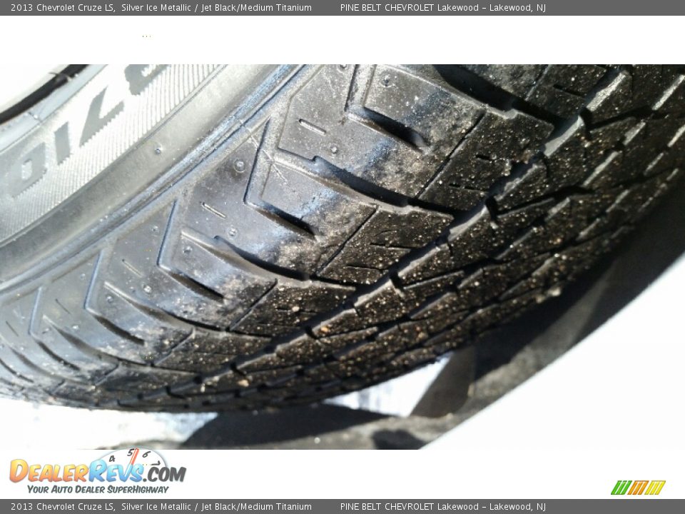 2013 Chevrolet Cruze LS Silver Ice Metallic / Jet Black/Medium Titanium Photo #20