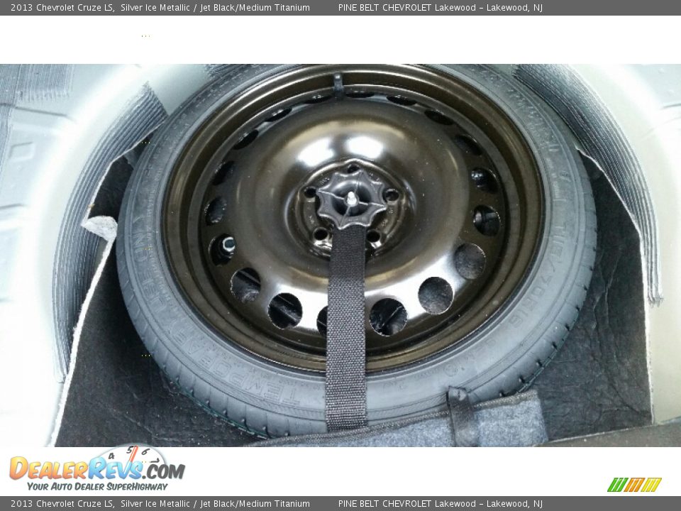 2013 Chevrolet Cruze LS Silver Ice Metallic / Jet Black/Medium Titanium Photo #22