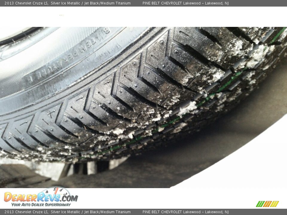 2013 Chevrolet Cruze LS Silver Ice Metallic / Jet Black/Medium Titanium Photo #23