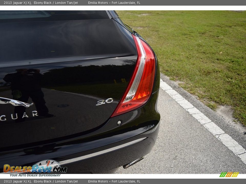 2013 Jaguar XJ XJ Ebony Black / London Tan/Jet Photo #13
