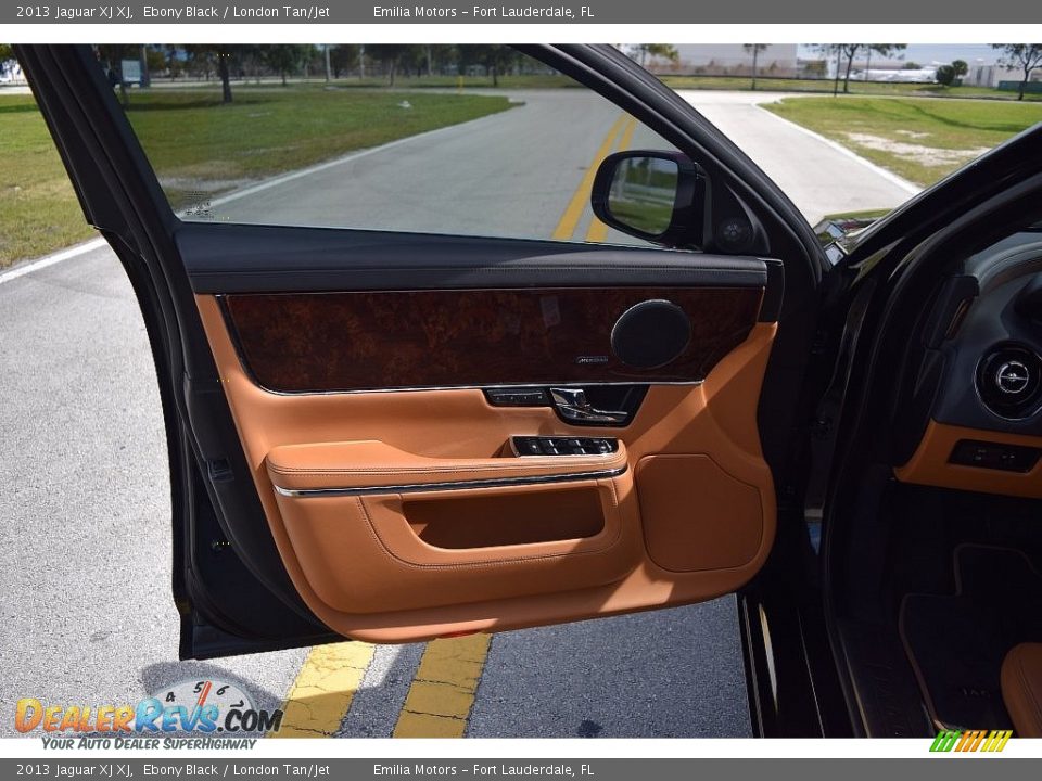 2013 Jaguar XJ XJ Ebony Black / London Tan/Jet Photo #23