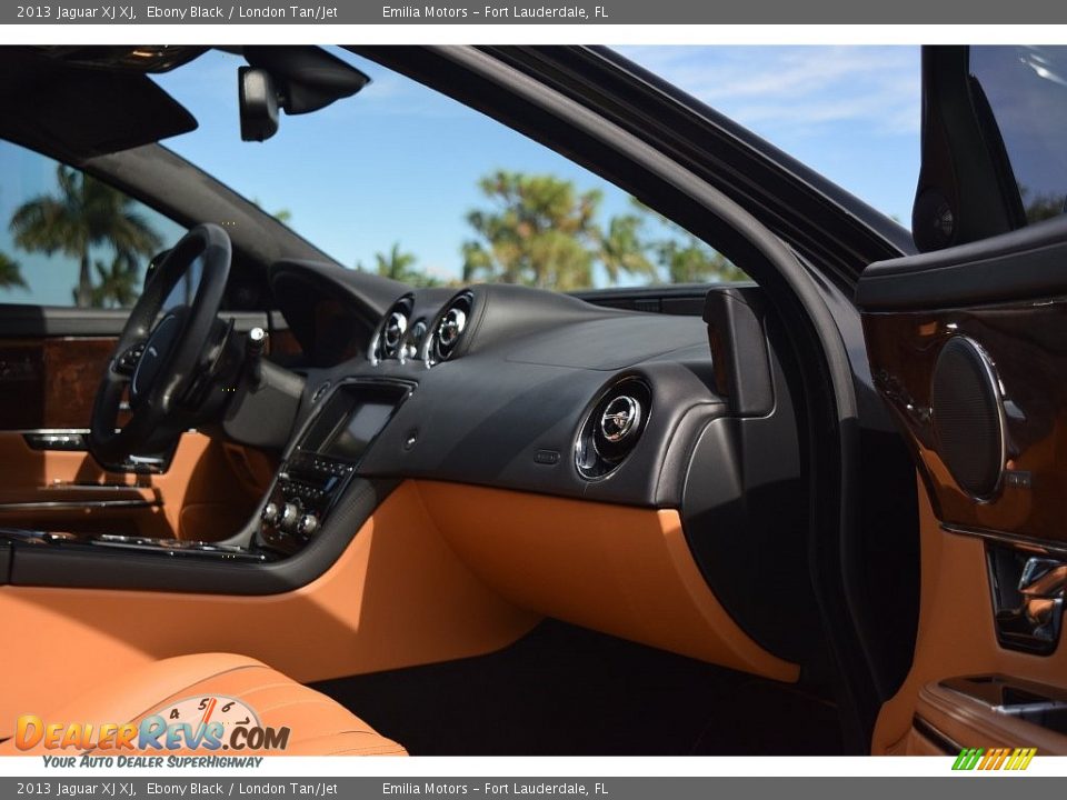 2013 Jaguar XJ XJ Ebony Black / London Tan/Jet Photo #27
