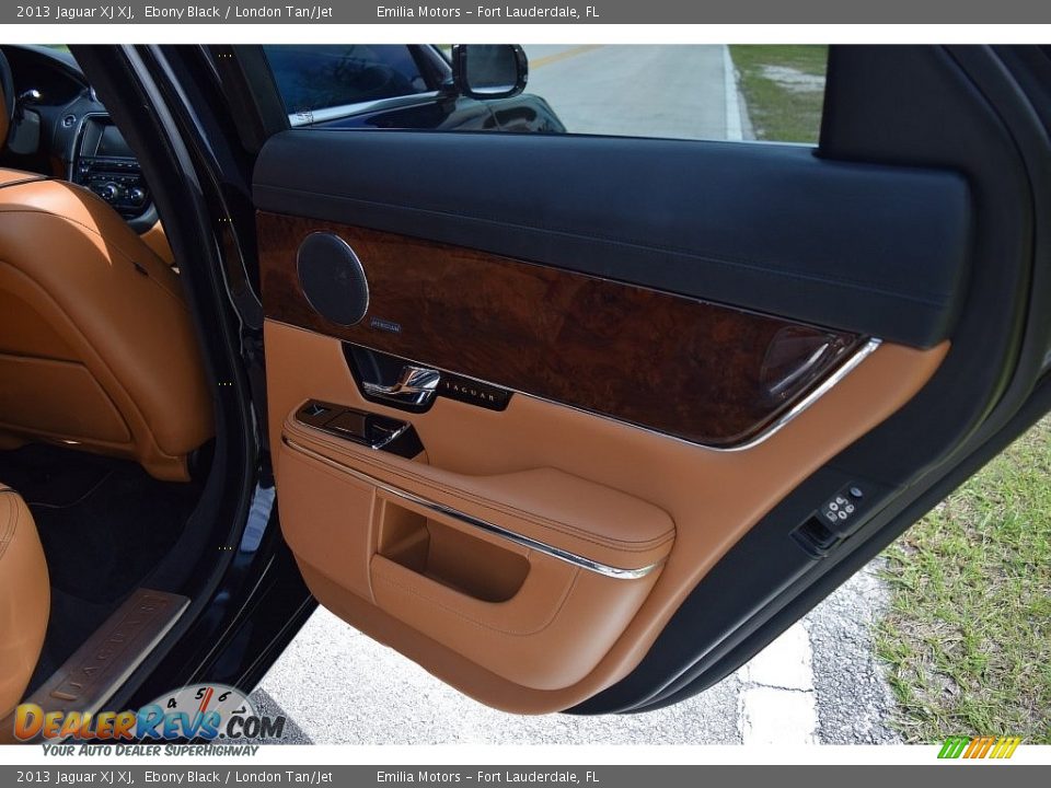 2013 Jaguar XJ XJ Ebony Black / London Tan/Jet Photo #36