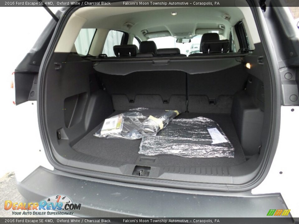2016 Ford Escape SE 4WD Oxford White / Charcoal Black Photo #6