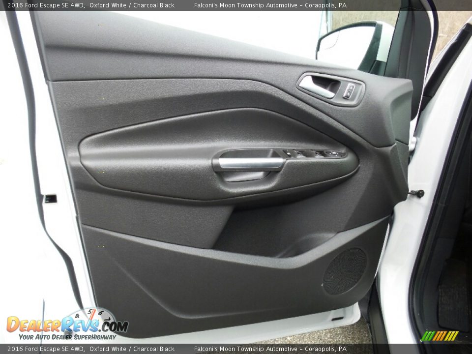 2016 Ford Escape SE 4WD Oxford White / Charcoal Black Photo #14