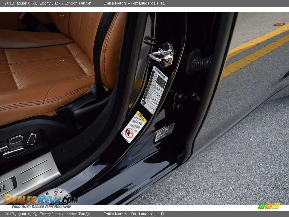 2013 Jaguar XJ XJ Ebony Black / London Tan/Jet Photo #51