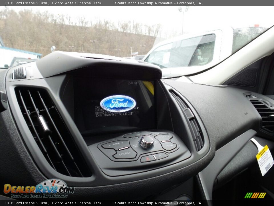 2016 Ford Escape SE 4WD Oxford White / Charcoal Black Photo #16