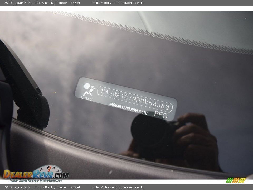 2013 Jaguar XJ XJ Ebony Black / London Tan/Jet Photo #64