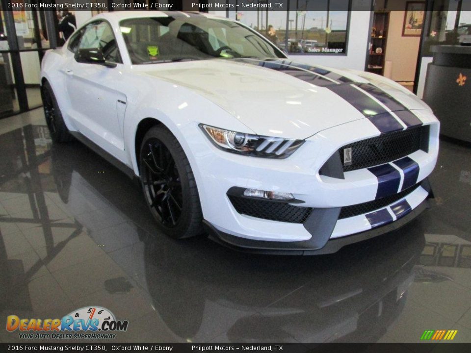 Front 3/4 View of 2016 Ford Mustang Shelby GT350 Photo #1