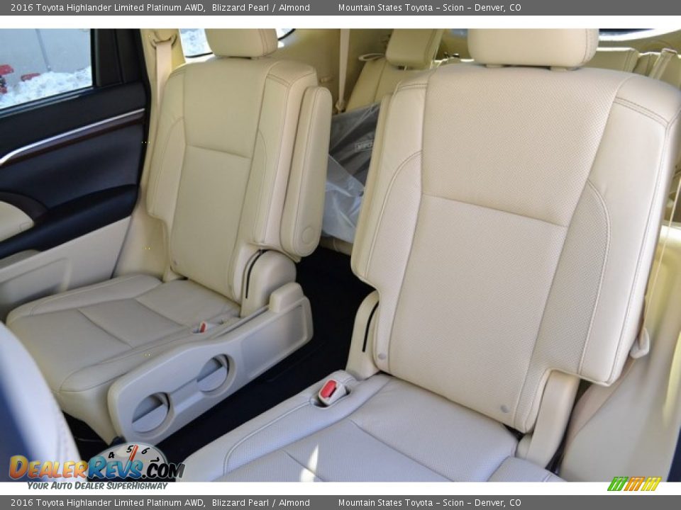 2016 Toyota Highlander Limited Platinum AWD Blizzard Pearl / Almond Photo #7