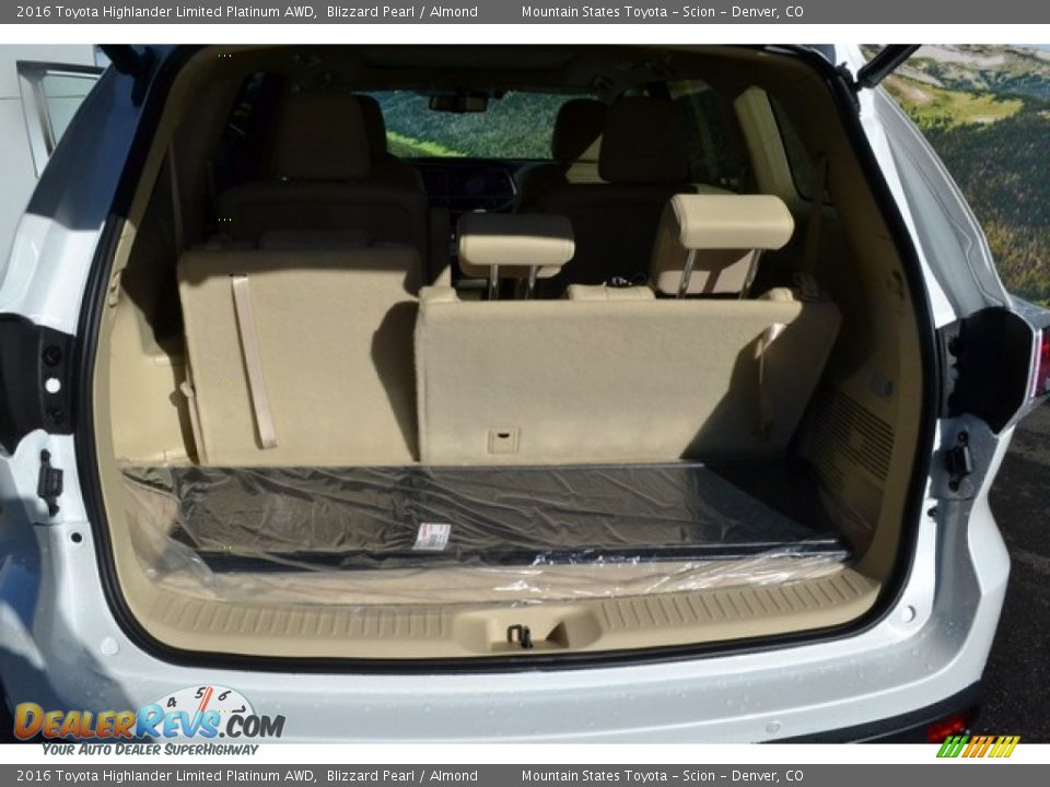 2016 Toyota Highlander Limited Platinum AWD Blizzard Pearl / Almond Photo #9