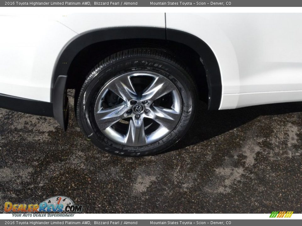 2016 Toyota Highlander Limited Platinum AWD Blizzard Pearl / Almond Photo #10