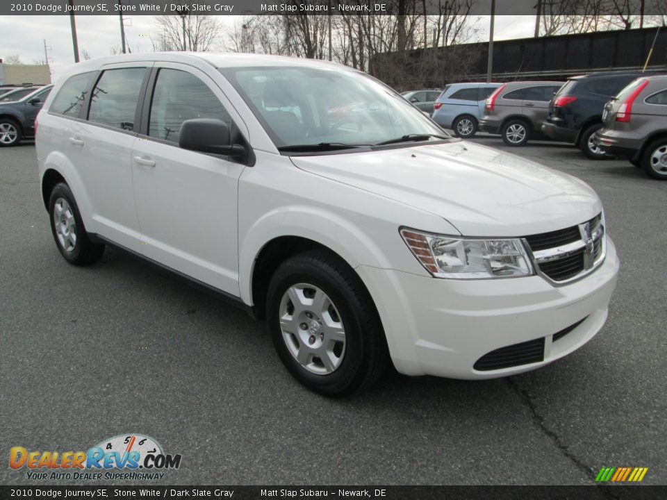 Front 3/4 View of 2010 Dodge Journey SE Photo #4