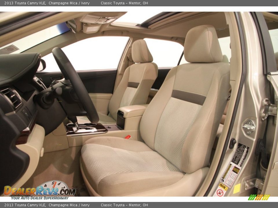 2013 Toyota Camry XLE Champagne Mica / Ivory Photo #6