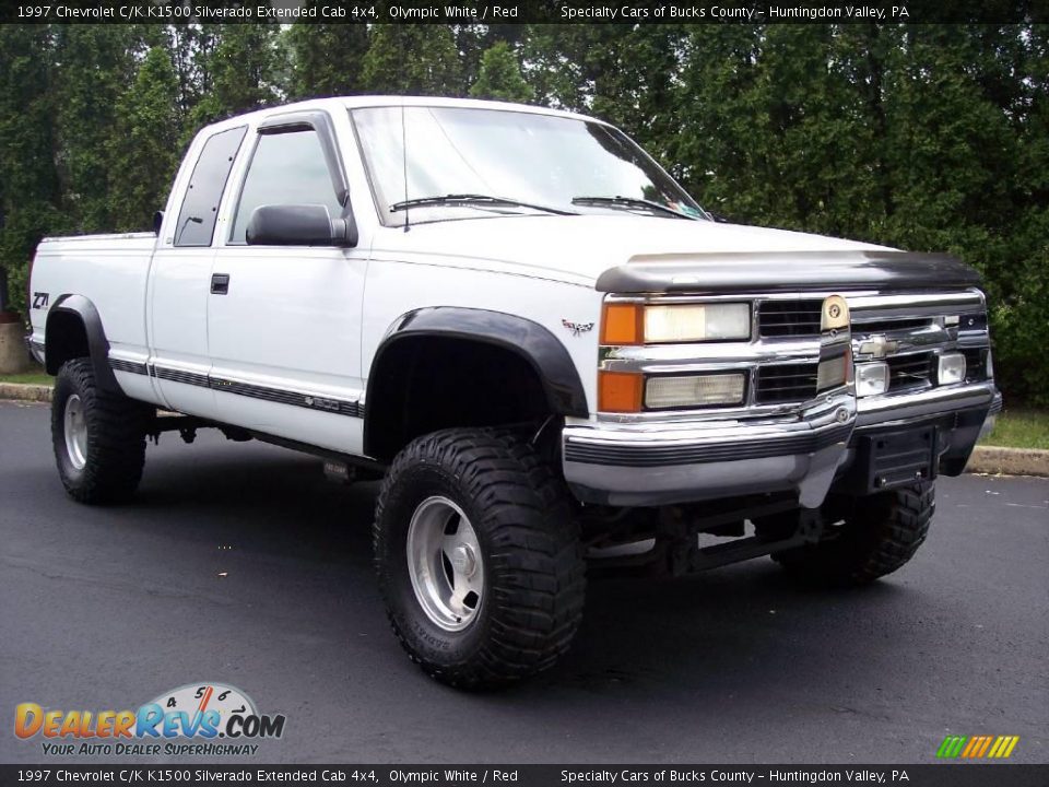 1997 Chevrolet C/K K1500 Silverado Extended Cab 4x4 Olympic White / Red Photo #13