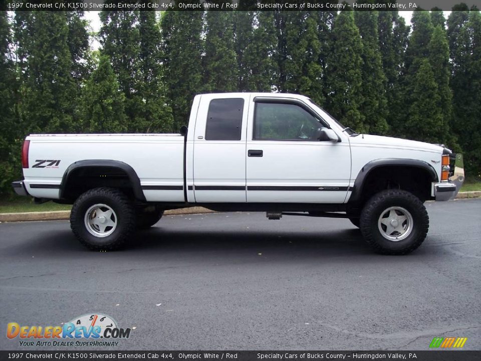 1997 Chevrolet C/K K1500 Silverado Extended Cab 4x4 Olympic White / Red Photo #15