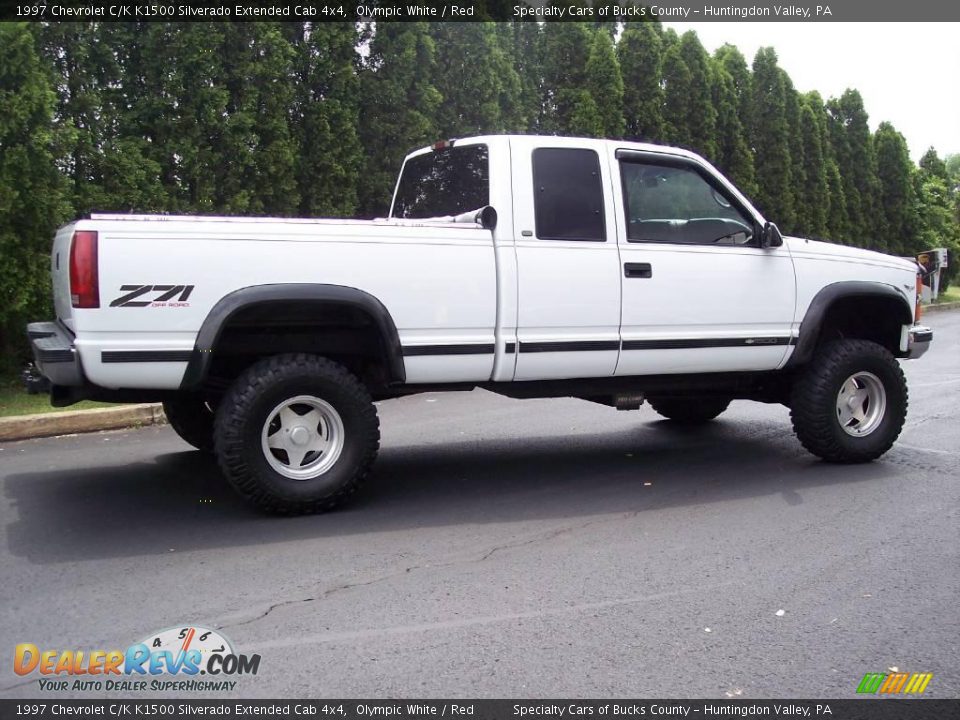 1997 Chevrolet C/K K1500 Silverado Extended Cab 4x4 Olympic White / Red Photo #16