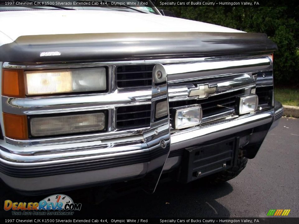 1997 Chevrolet C/K K1500 Silverado Extended Cab 4x4 Olympic White / Red Photo #21