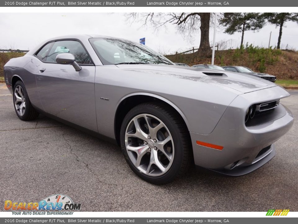 Front 3/4 View of 2016 Dodge Challenger R/T Plus Photo #4