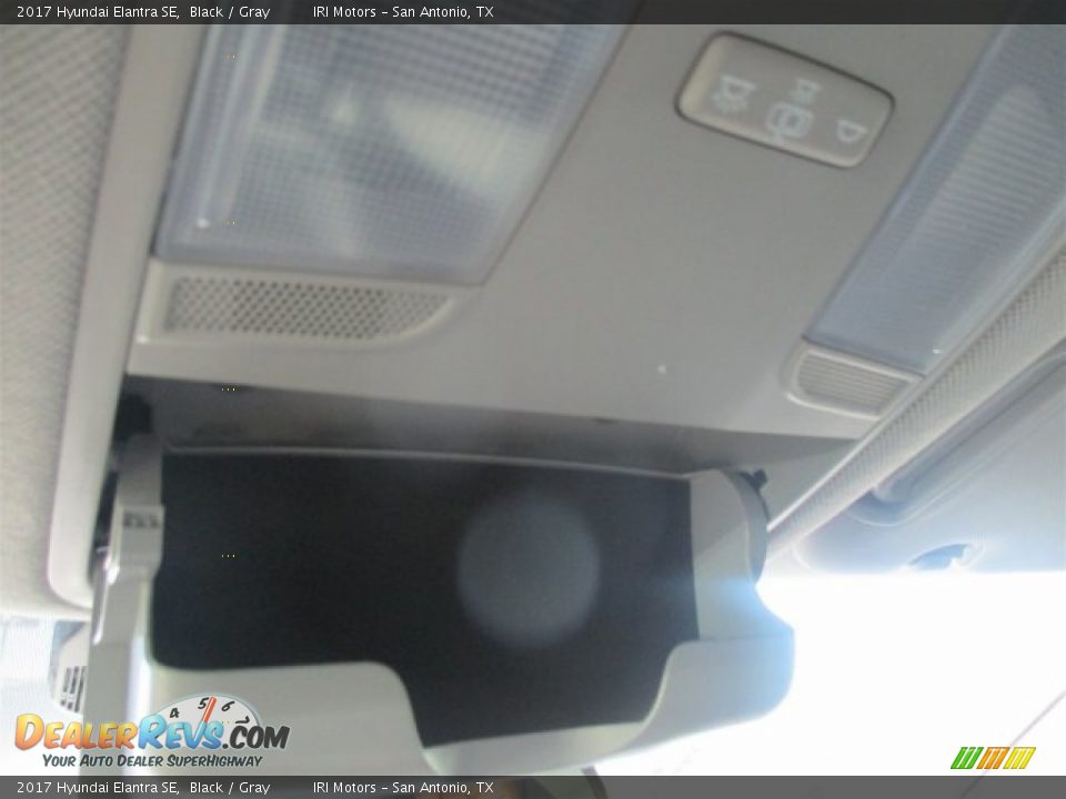 2017 Hyundai Elantra SE Black / Gray Photo #2