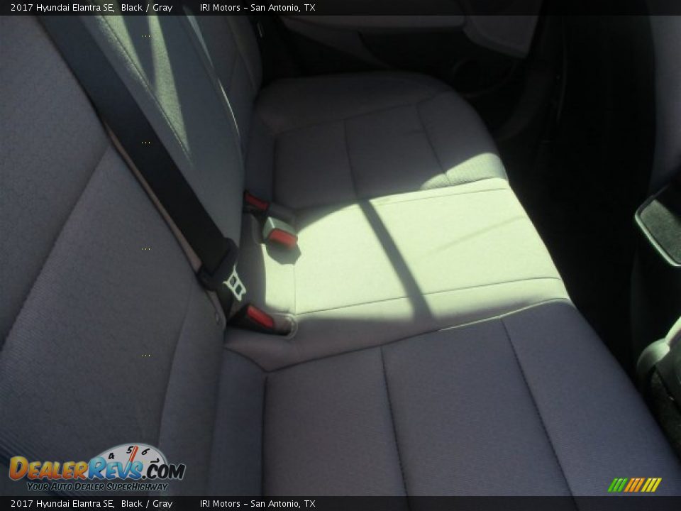 2017 Hyundai Elantra SE Black / Gray Photo #14