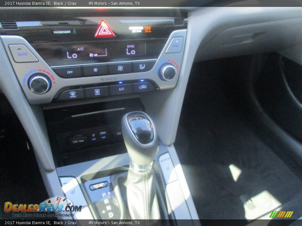2017 Hyundai Elantra SE Black / Gray Photo #21