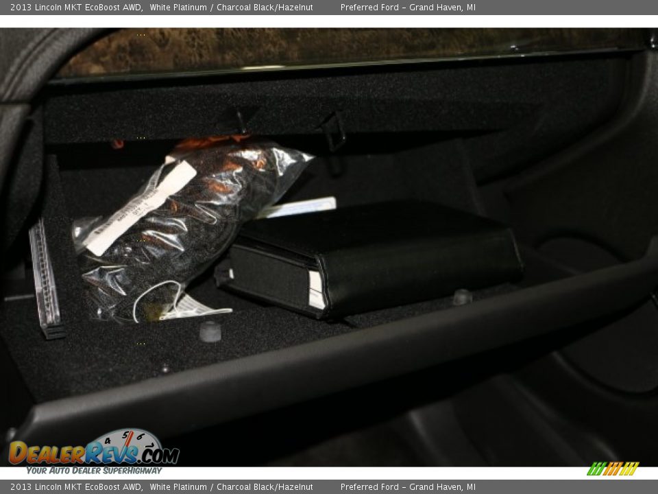 2013 Lincoln MKT EcoBoost AWD White Platinum / Charcoal Black/Hazelnut Photo #27