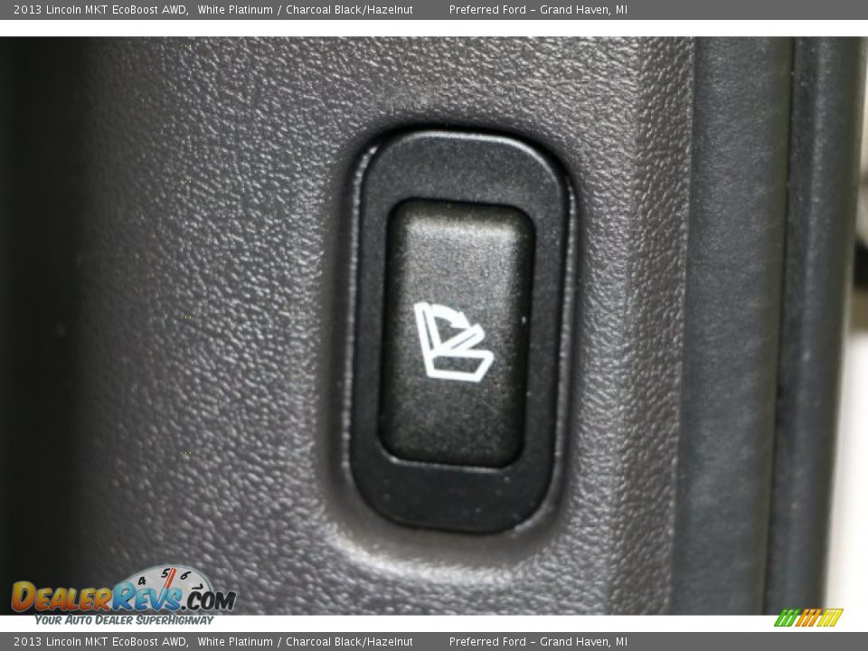2013 Lincoln MKT EcoBoost AWD White Platinum / Charcoal Black/Hazelnut Photo #30