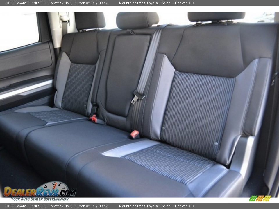 2016 Toyota Tundra SR5 CrewMax 4x4 Super White / Black Photo #7