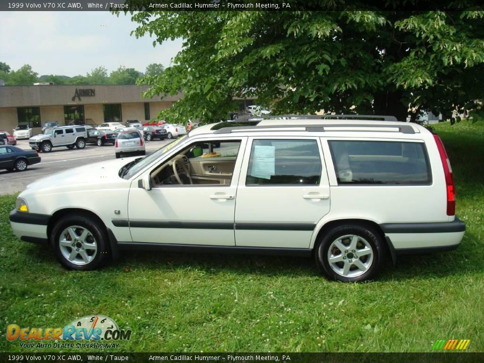 1999 Volvo V70 XC AWD White / Taupe Photo #9