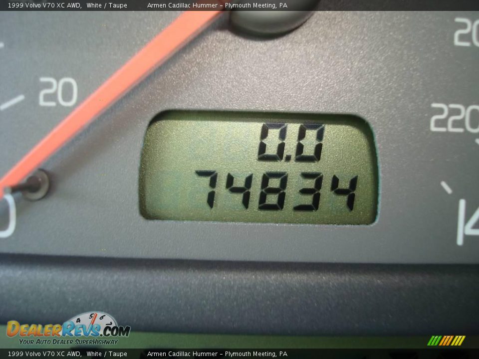 1999 Volvo V70 XC AWD White / Taupe Photo #28