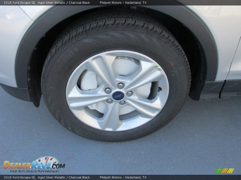 2016 Ford Escape SE Ingot Silver Metallic / Charcoal Black Photo #11