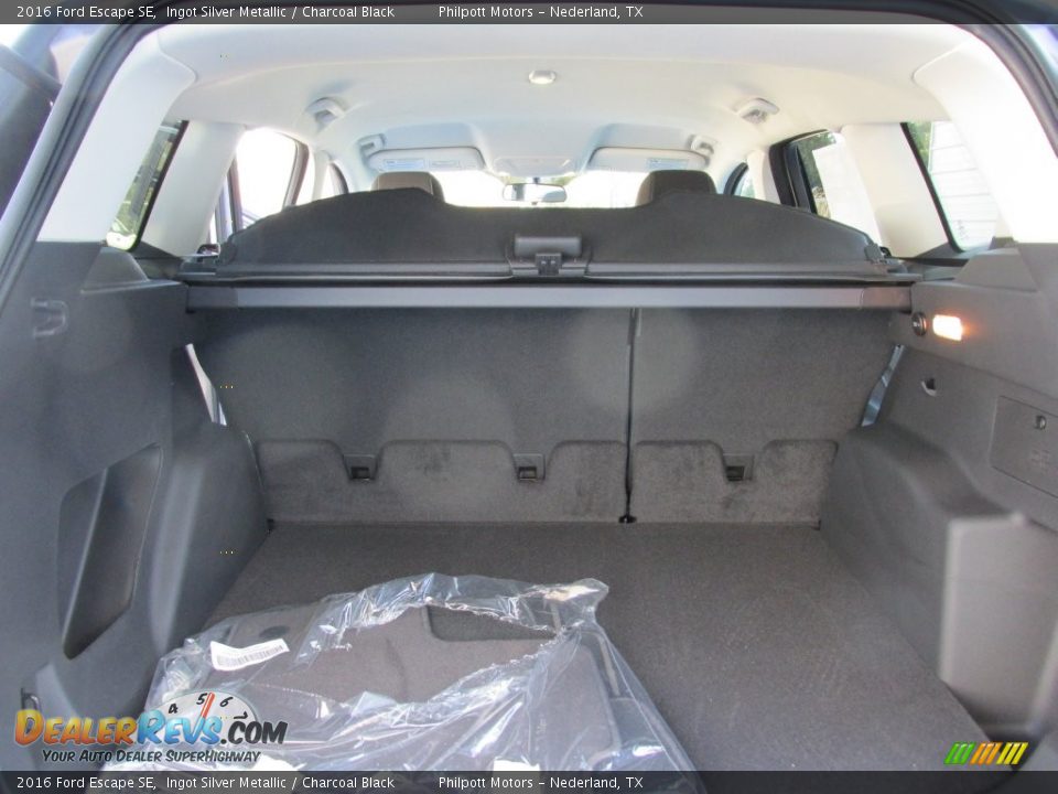 2016 Ford Escape SE Ingot Silver Metallic / Charcoal Black Photo #15