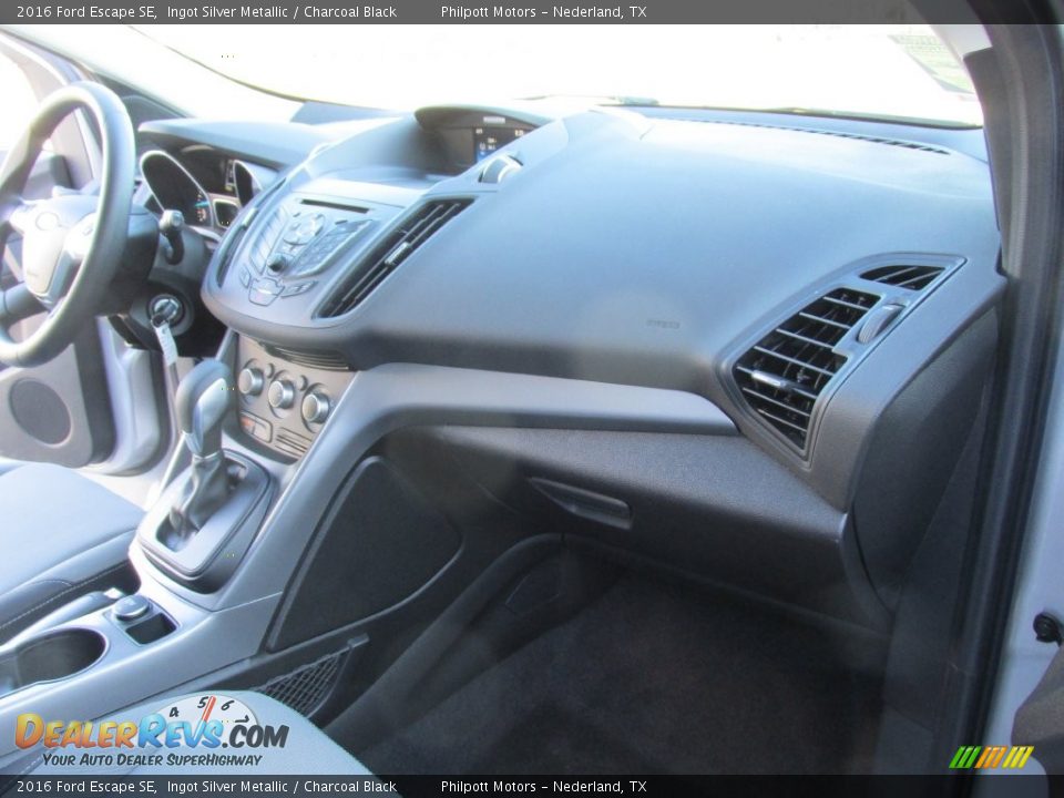 2016 Ford Escape SE Ingot Silver Metallic / Charcoal Black Photo #16