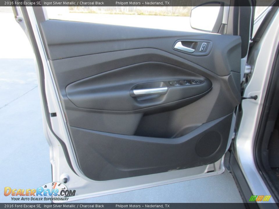 2016 Ford Escape SE Ingot Silver Metallic / Charcoal Black Photo #19