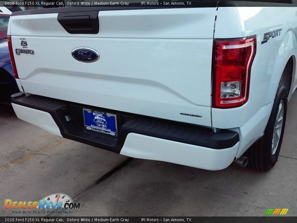 2016 Ford F150 XL Regular Cab Oxford White / Medium Earth Gray Photo #30